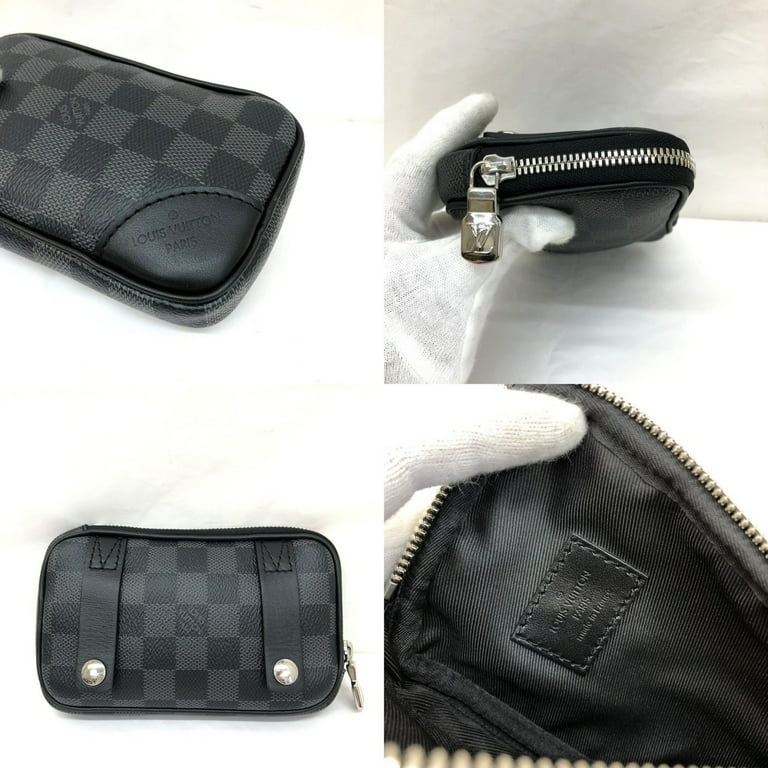 Authenticated Used Men's ITQHRTFIBWD4 RLV2468M made in France with the LOUIS  VUITTON Louis Vuitton shoulder bag N50018 Scott messenger Damier Graphite  body crossbody gray black diagonal pouch 