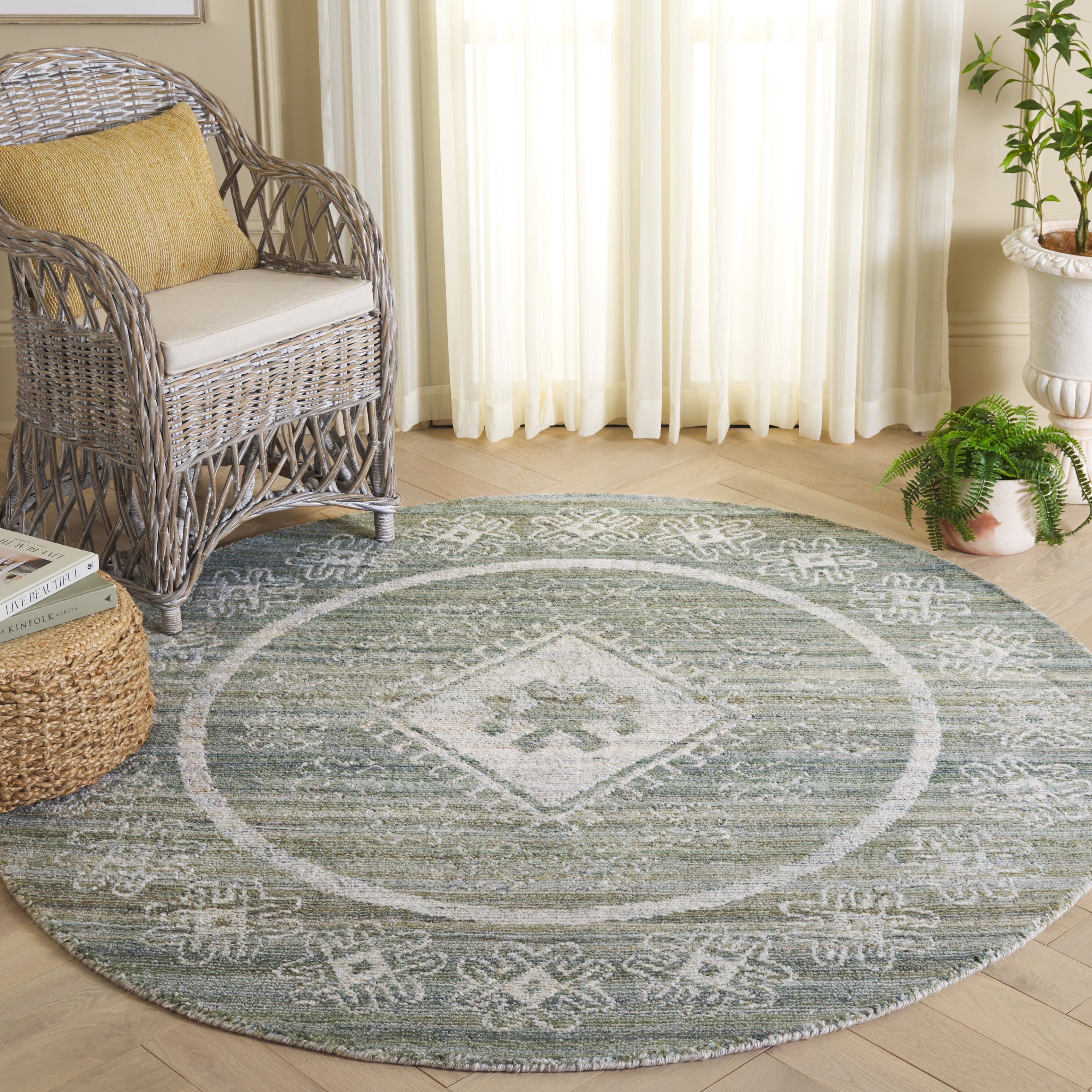 SAFAVIEH Marquee Alton Medallion Area Rug, Green/Sage, 6' x 6' Round