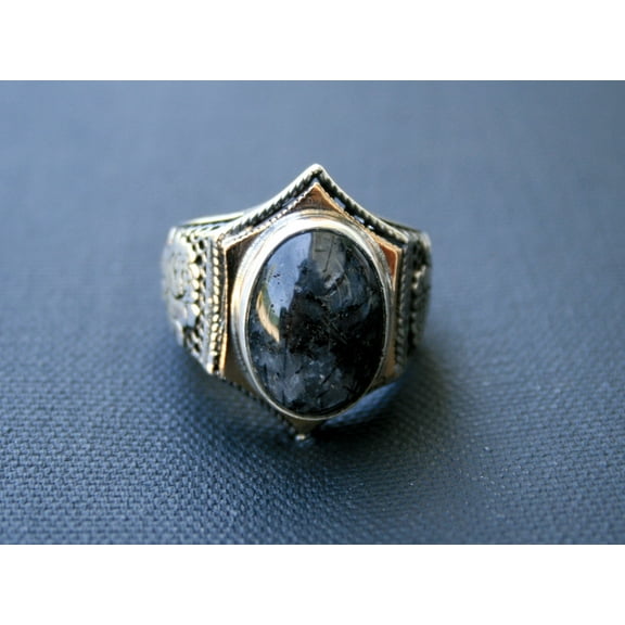 Labradorite Sterling Silver Ring with Rose Design – Unisex Handmade Gemstone Jewelry