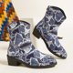 thumbnail image 4 of NECHOLOGY Botas Mujer Adulto Femenino Zapatos Botines de mujer Casual Vintage Vaquero Estampado Empalme Tacón Grueso Media Punta Puntiaguda Botas Occidentales De Tamaño Botas Al Tobillo (Blue, 7.5), 4 of 7