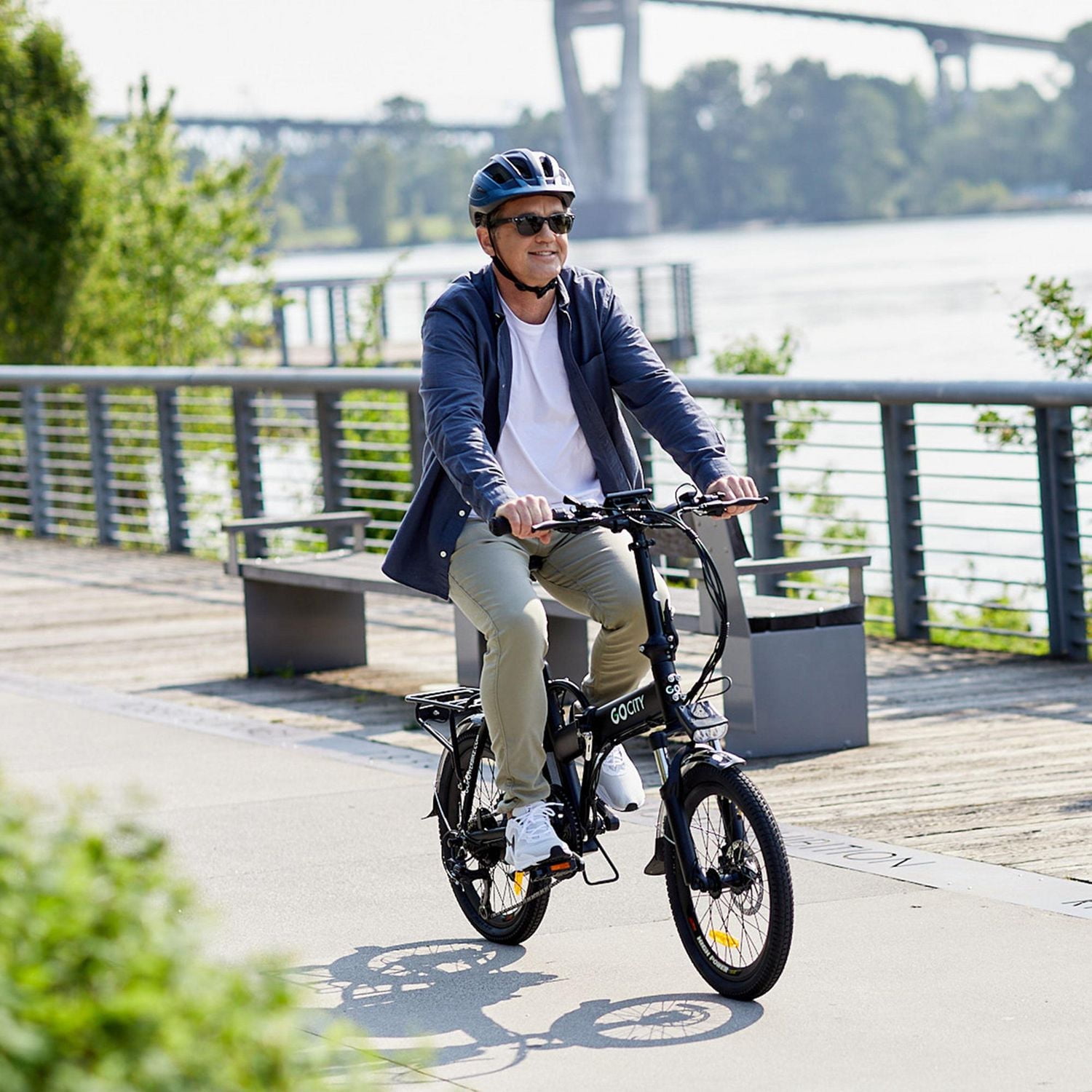 GoPowerBike GoCity Vélo Électrique | Vélo Pliable pour Adultes, Ne Pèse que 46lbs | Autonomie de 50+ Miles avec 5 Niveaux d'Assistance au Pédalage | Vitesse Maximale de 20mph | Batterie Amovible | Vél