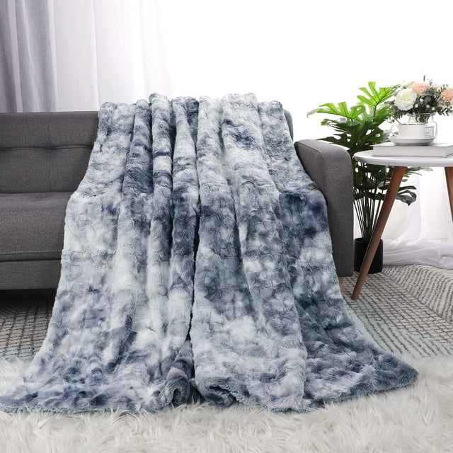 PiccoCasa Luxury Shaggy Faux Fur Throw Blanket for Sofa Couch, Gray 50"x60"