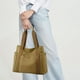 thumbnail image 1 of Bolso de lona para mujer | Bolso grande de viaje y escolar de 55 x 39 cm | Amplio bolso para portátil y libros | Bolso de hombro resistente en negro, marrón, gris y más, 1 of 6
