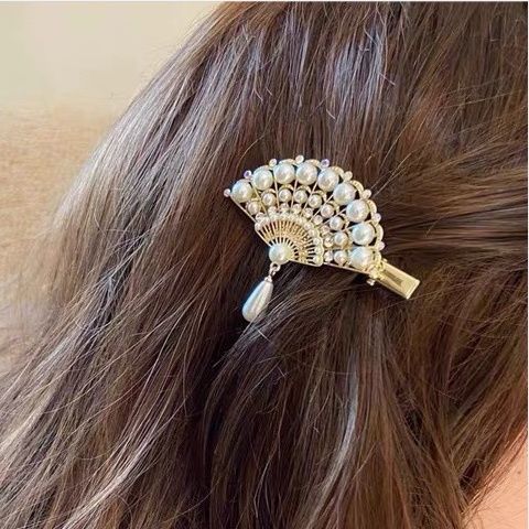 EKE Women’s Hair Clip Vintage Retro Back-Wear Elegant Hair Accessory with Fashion Texture