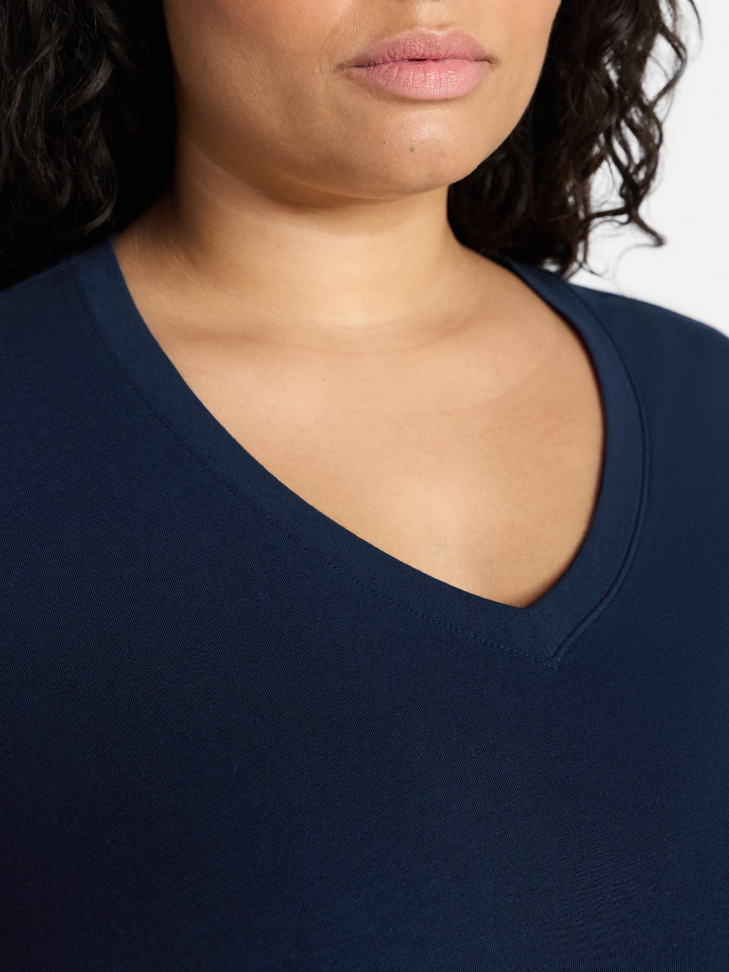 Terra & Sky Women's Plus Size V-Neck Tee with Short Sleeves, Size 0X-5X
