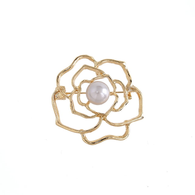 Broche con forma de flor de camelia dorada con centro de perla