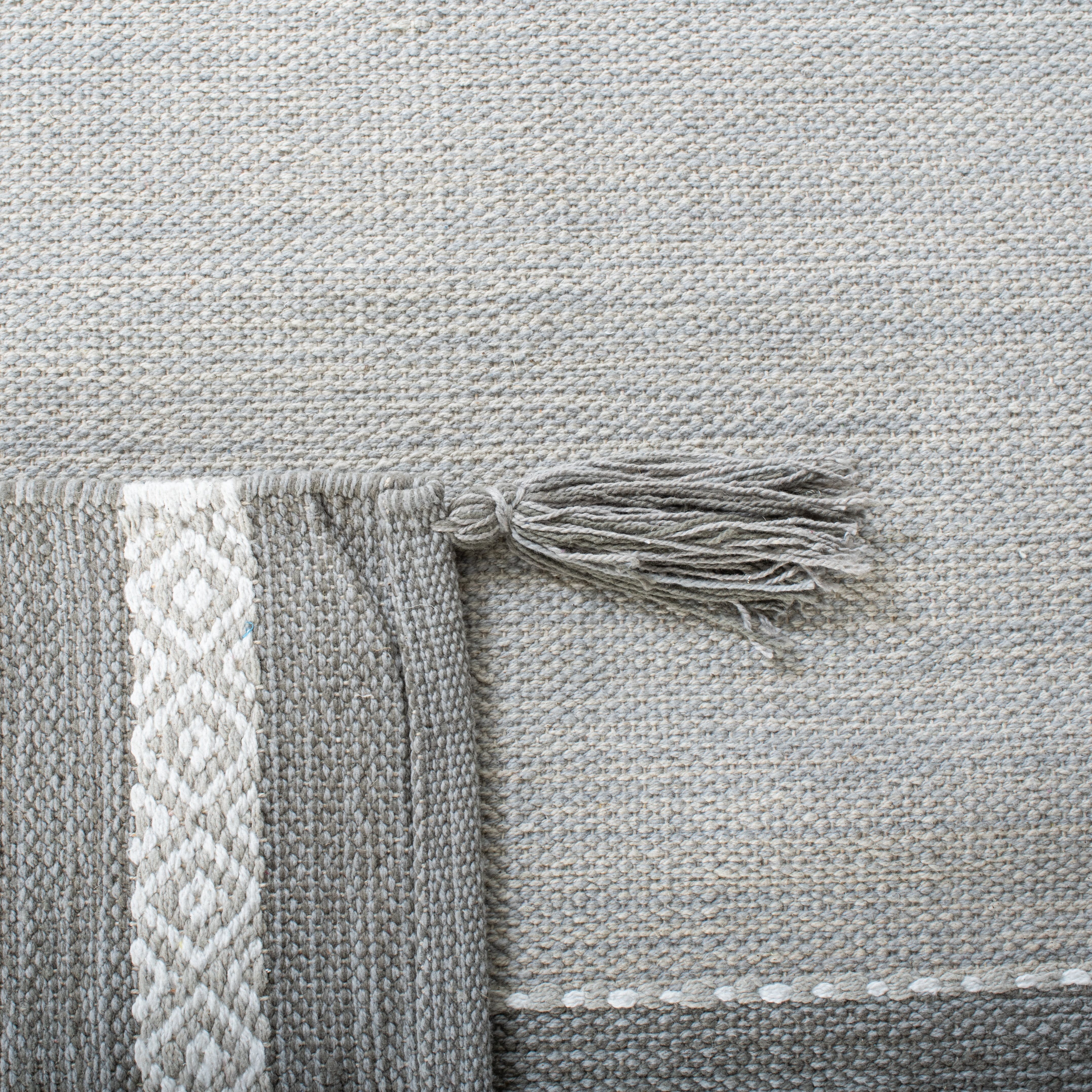 SAFAVIEH Montauk Jobeth Striped Cotton Area Rug, Grey/Ivory, 4' x 6'