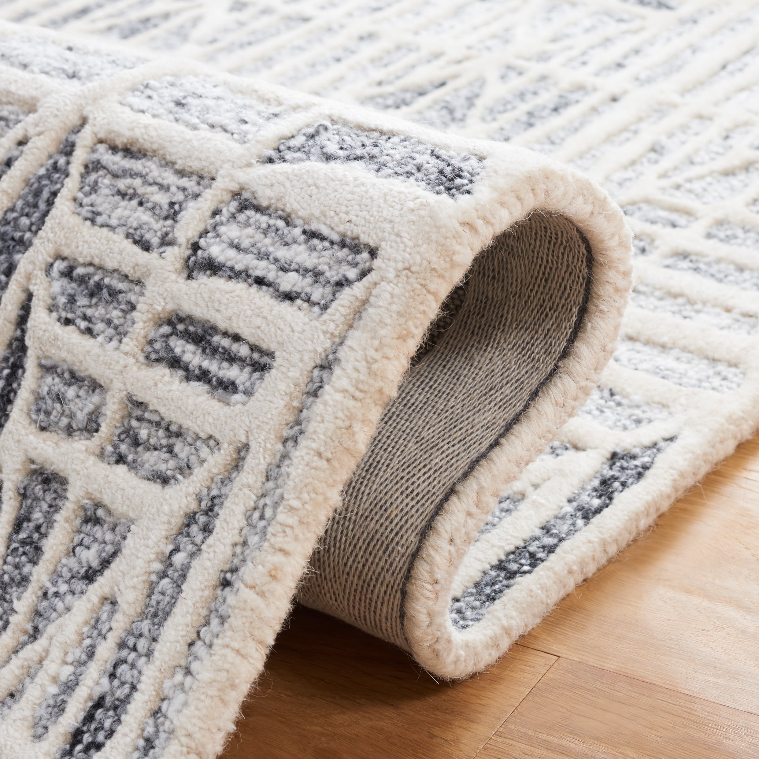 SAFAVIEH Ebony Abraham Diamond Area Rug, Grey/Ivory, 8' x 10'