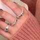 thumbnail image 2 of Anillo de amor de circonita de color metálico irregular para mujer, diseño de nicho, anillo de apertura ajustable para dedo, 2 of 6