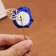 thumbnail image 3 of Accesorio de de disfraz de broche de ojal con unisex, 3 of 6