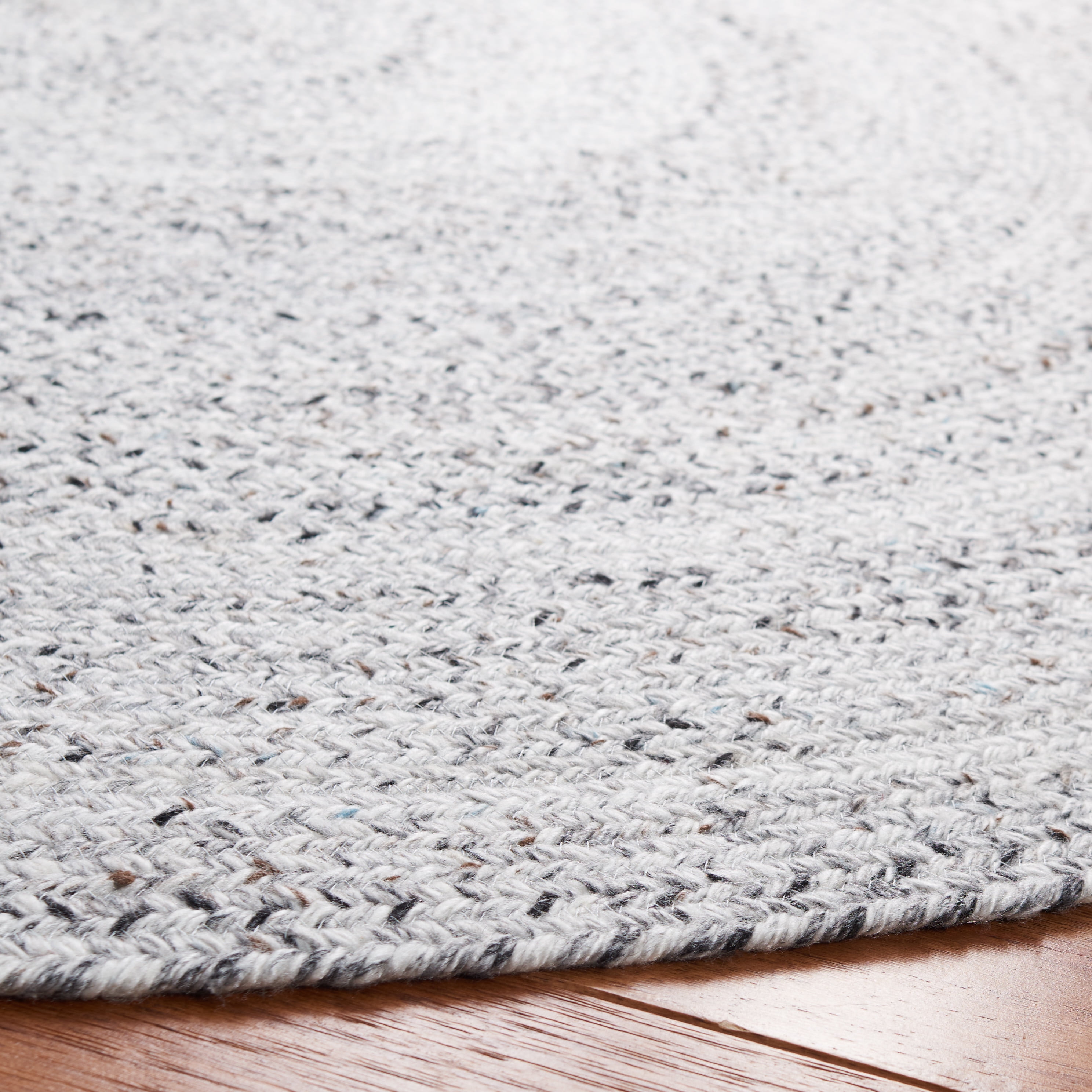 SAFAVIEH Braided Caleb Solid Polyester Reversible Area Rug, Silver/Charcoal, 4' x 4' Round