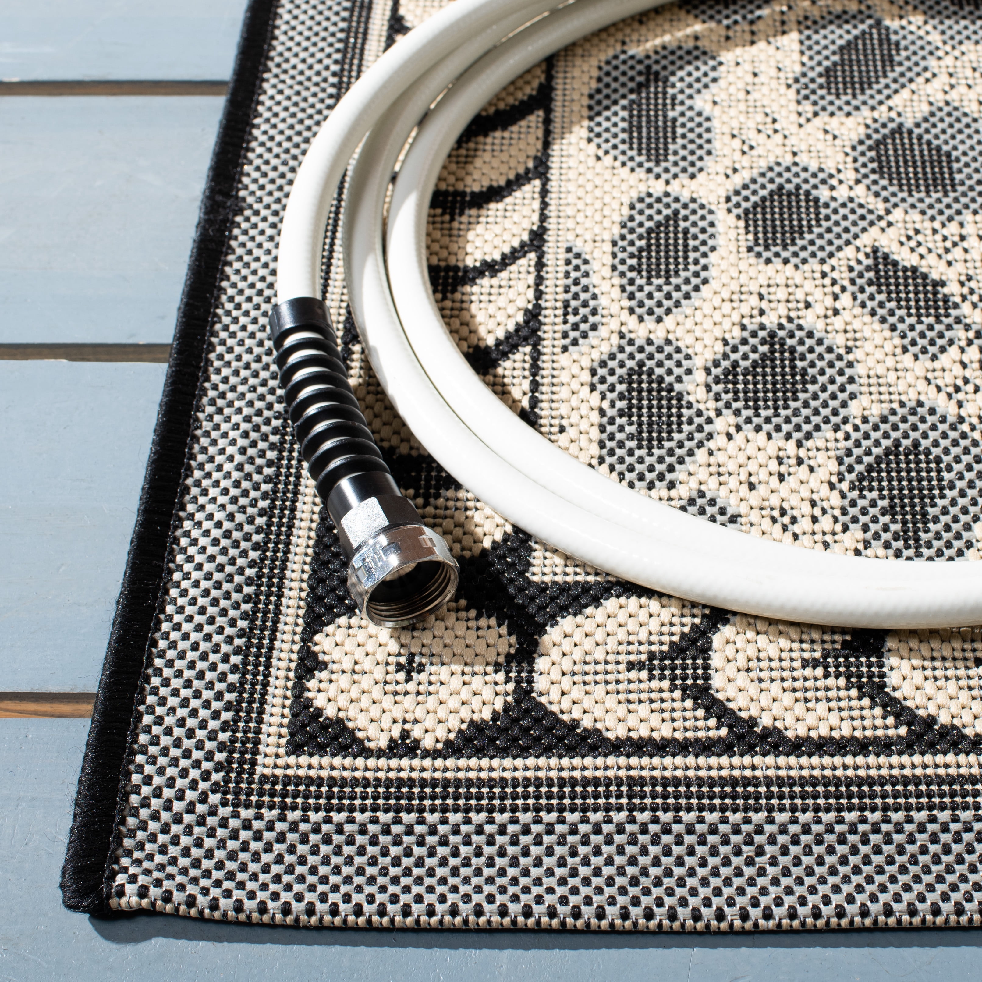 Safavieh Courtyard Candace Spotted Indoor/Outdoor Area Rug, Gray/Black, 6'7" x 9'6"