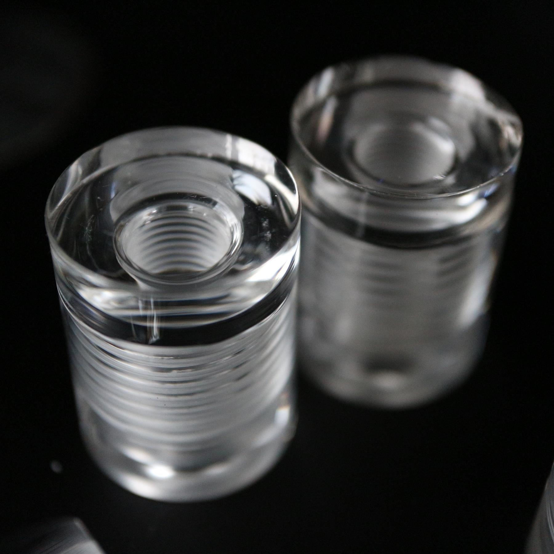 4 x Clear Standoffs, Glass Like, Acrylic, transparent spacers, plastic, wallmount, display signs, Anti-Corrosion, Waterproof, Size 19x19mm, (3/4 x 3/4 in)