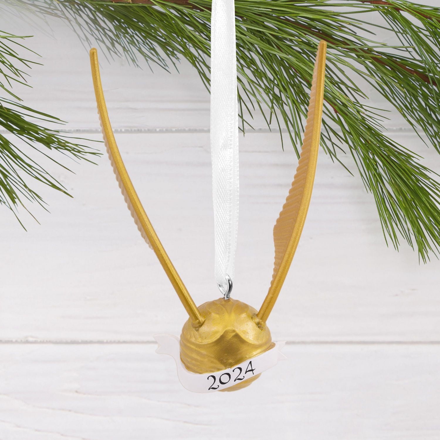Hallmark Christmas Ornament (Harry Potter Golden Snitch 2024)