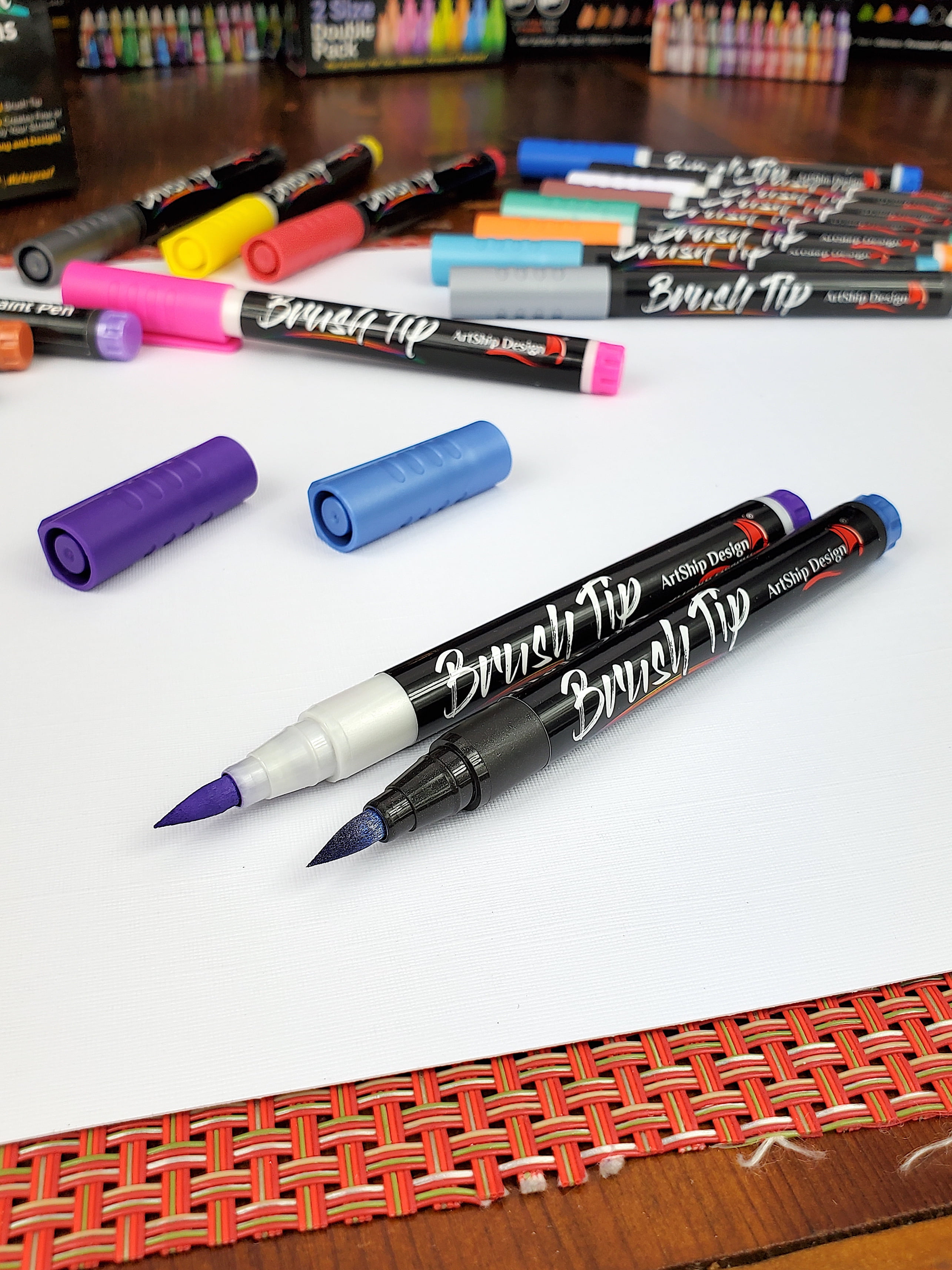 Hot Sale Custom Glow in The Dark Draw Acrylic Paint Marker Pen - China  Acrylic Marker, Acrylic Paint Pens