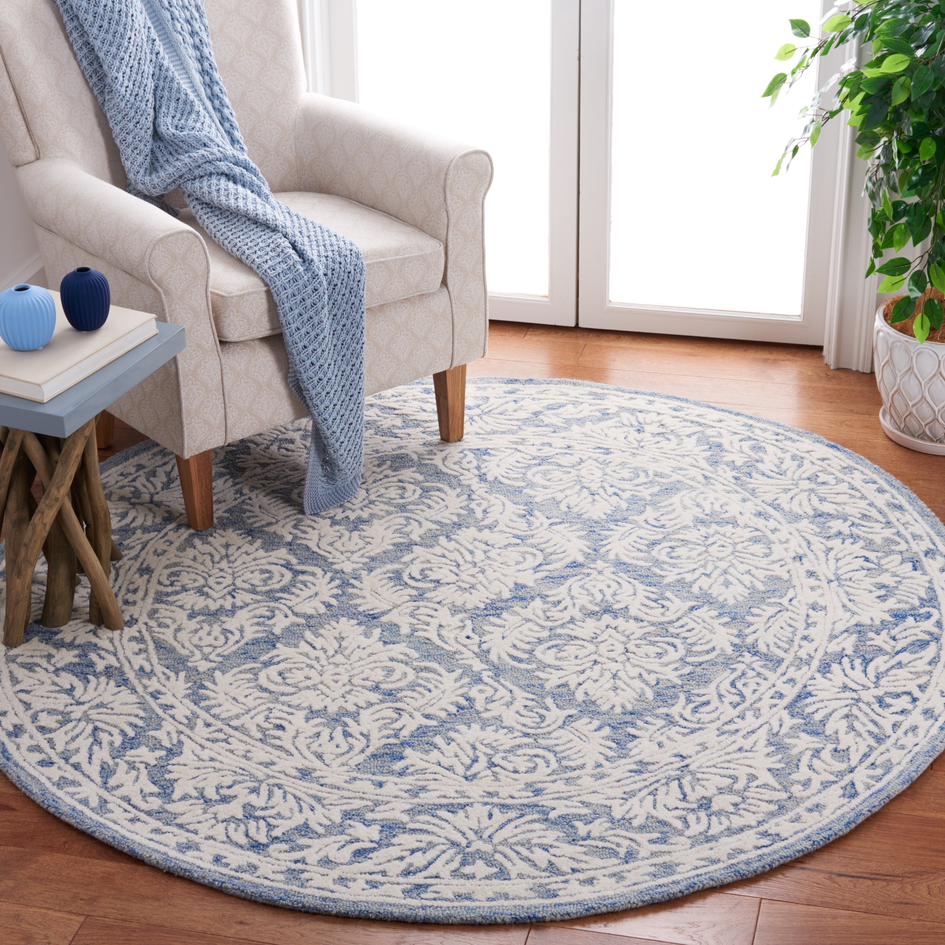 SAFAVIEH Metro Wayland Medallion Area Rug, Blue/Ivory, 6' x 6' Round