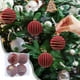 thumbnail image 1 of Bolas de Navidad, Bolas Flocked de Navidad, Bolas de Cristal de Navidad, Set de Cuatro Bolas de Navidad, Bolas de Navidad Colgantes, Bolas de Navidad con Brillo, Bolas de Navidad para Árbol de, 1 of 9