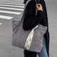 thumbnail image 3 of Bolsa Bolso de hombro de nailon a cuadros con cinta para mujer. bolso de mano grande informal (gris) Ehuebsd Nuevos Originales, 3 of 7