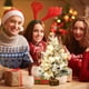 thumbnail image 1 of Fiudx Ofertas relámpago Árbol de Navidad con copos de nieve, simulación prémium, árbol de Navidad artificial, material de PVC, fácil de instalar, 1 of 7