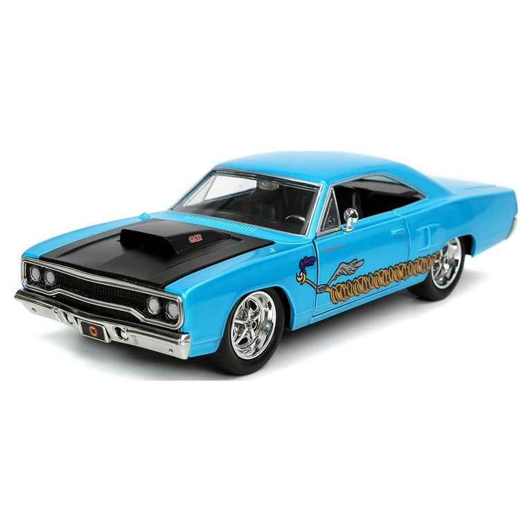 1970 Plymouth Road Runner with Wile E. Coyote Figure, Looney Toons