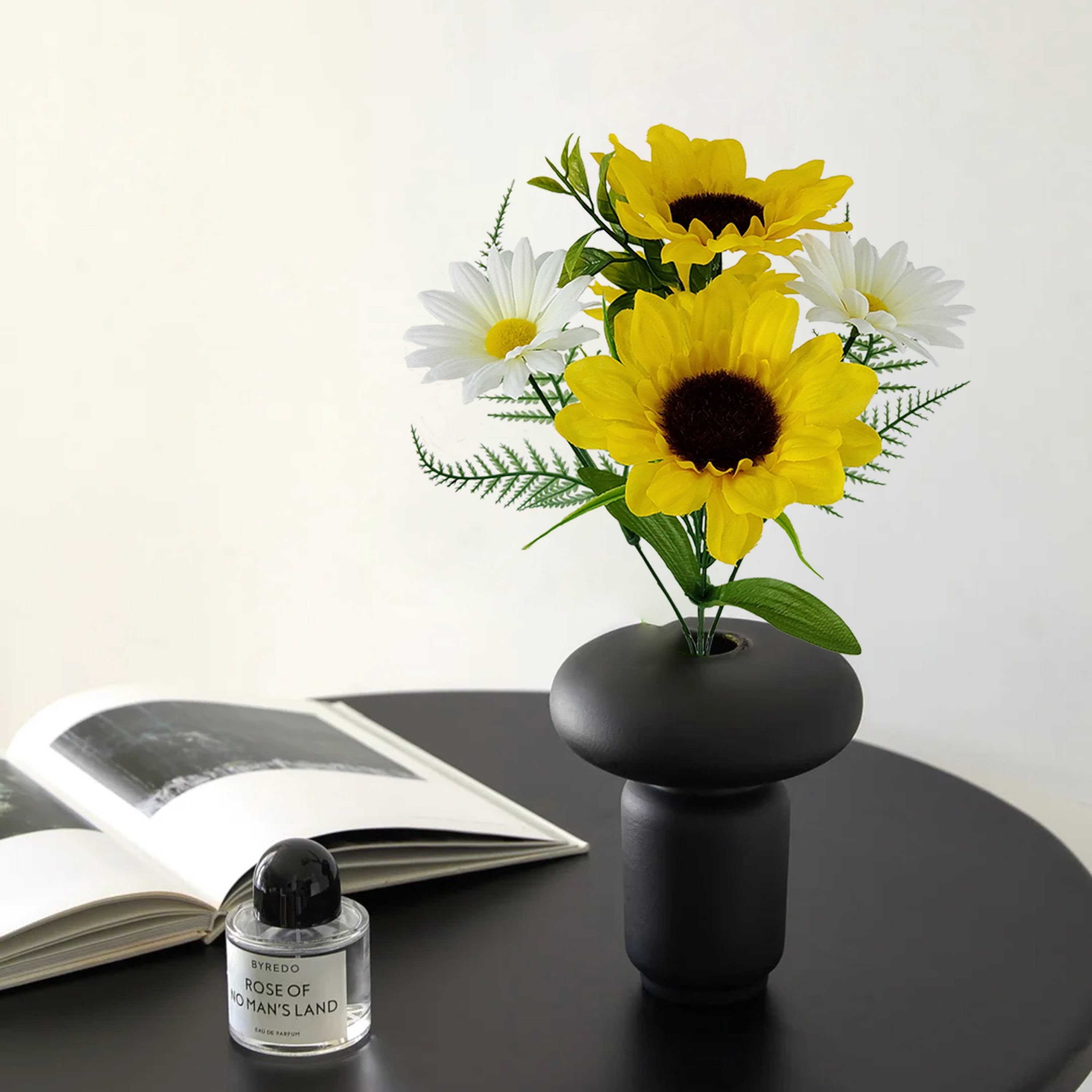 Mainstays Indoor 15 inch Artificial Polyester Daisy Pick, Yellow Color.