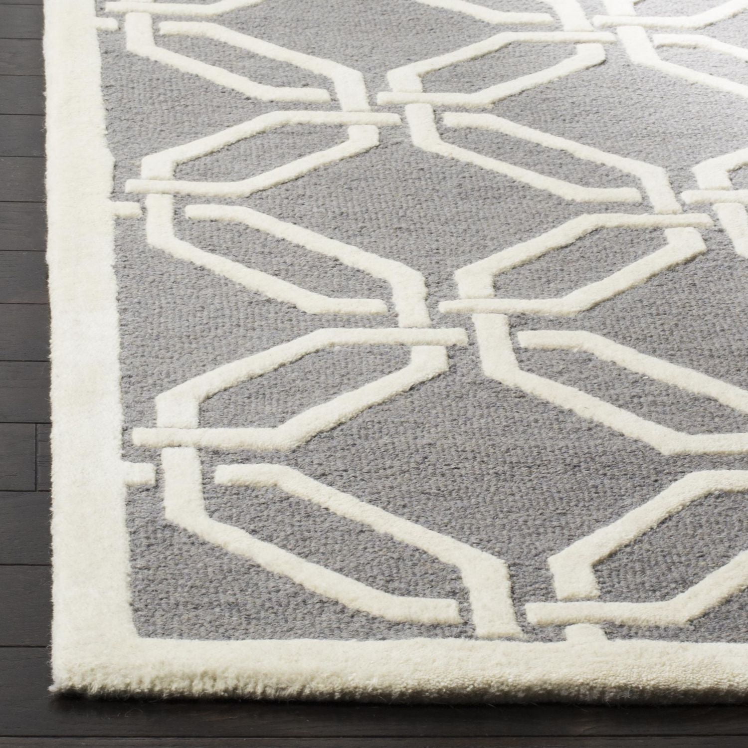 Safavieh Cambridge Kierra Geometric Area Rug