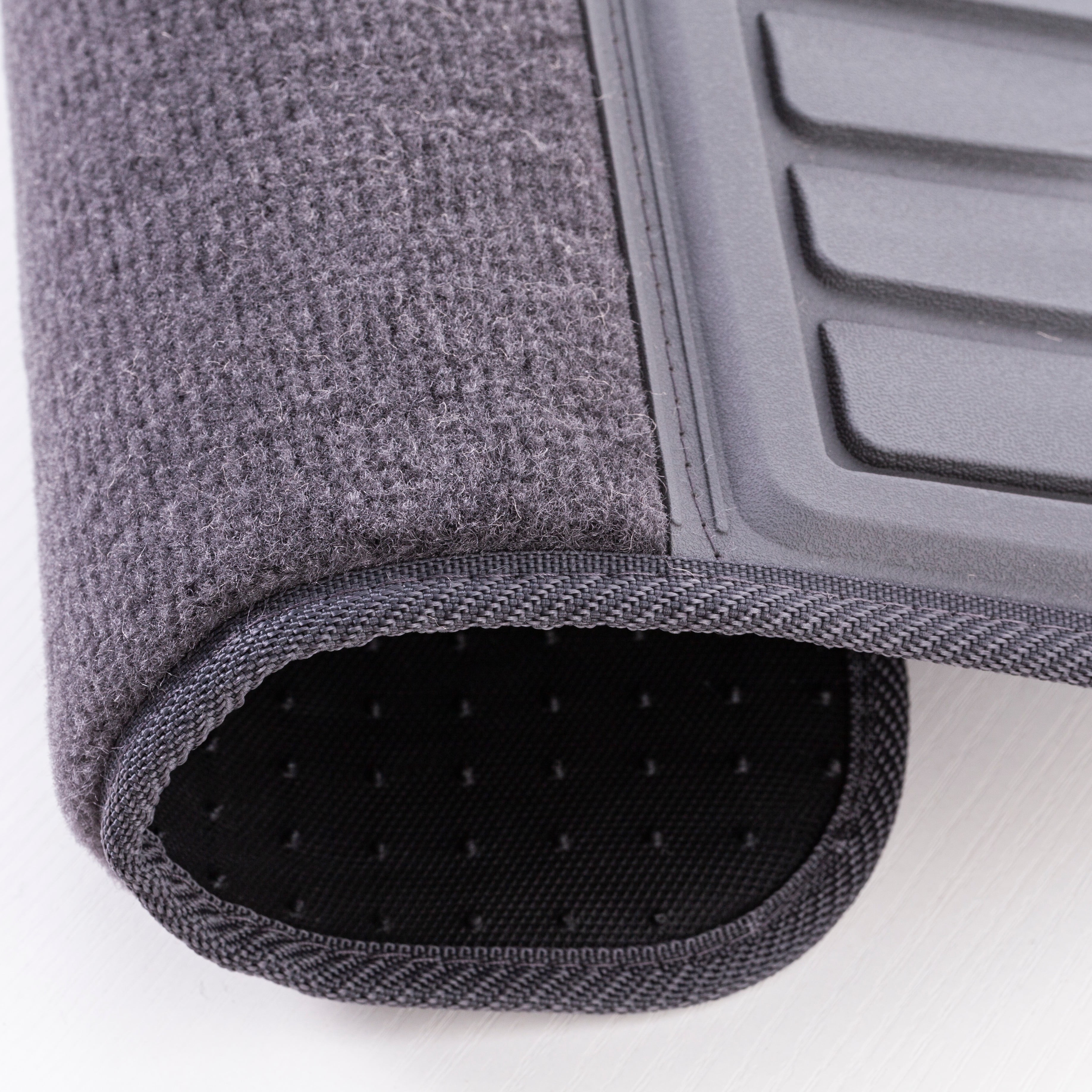 Auto Drive 4PC Carpet Car Mat Tufted Polyester Grey - Universal Fit, 202WM88