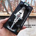 thumbnail image 2 of Bburago-cubierta de polvo acrílico para coche Mercedes Benz, juguete de colección de simulación de decoración, modelo de fundición a presión, 1:43, F1, 2019, W10-44 Fivean unisex, 2 of 2