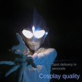 thumbnail image 2 of Máscara Ultraman Digga con luz - Regalo para fiestas infantiles y adultas, material ABS ligero y transpirable, funciona con 2 pilas AAA (no incluidas), 2 of 5