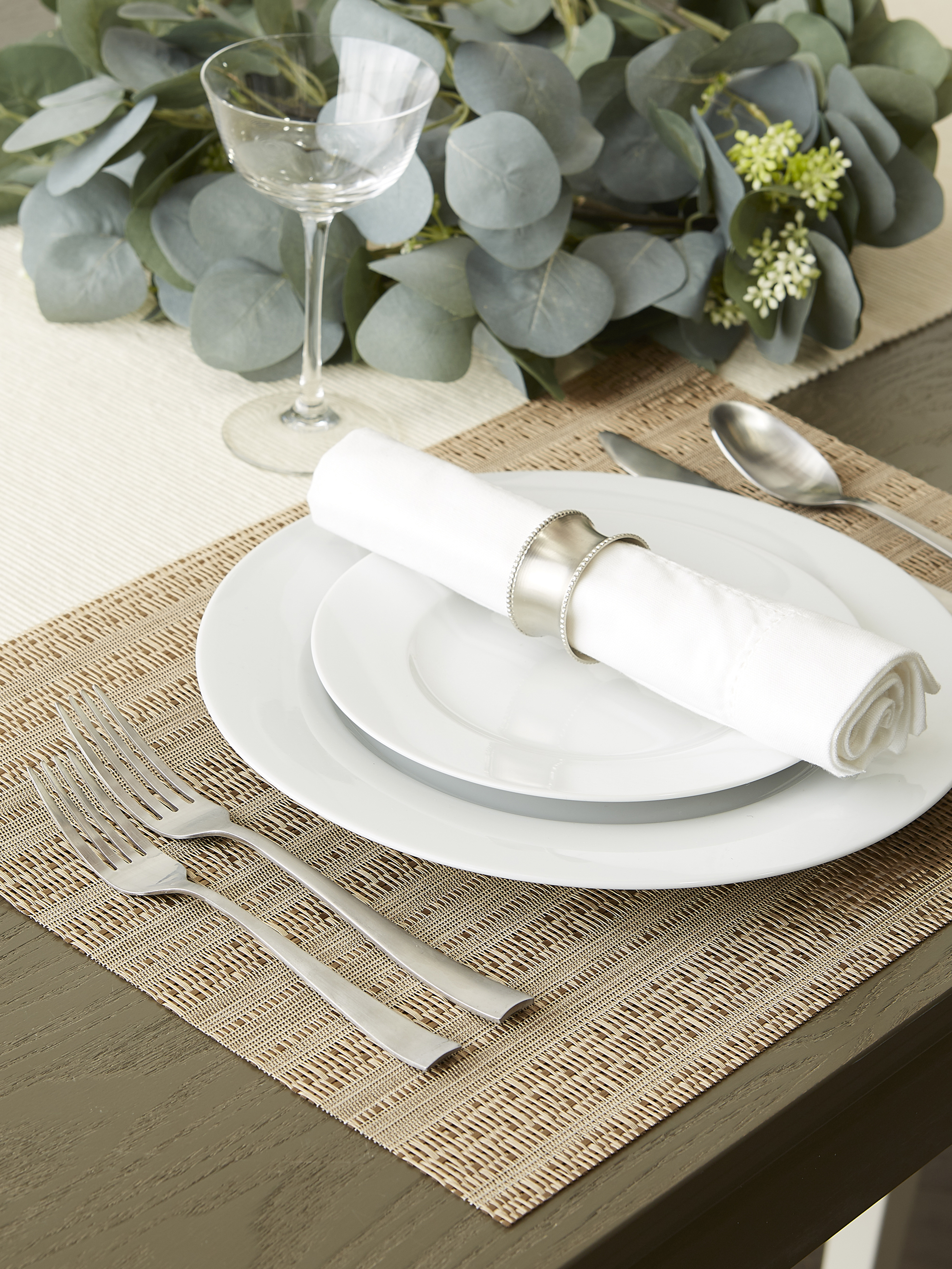 DII Metallic PVC Basketweave Placemat Set/6, Gold, 13x17.25"