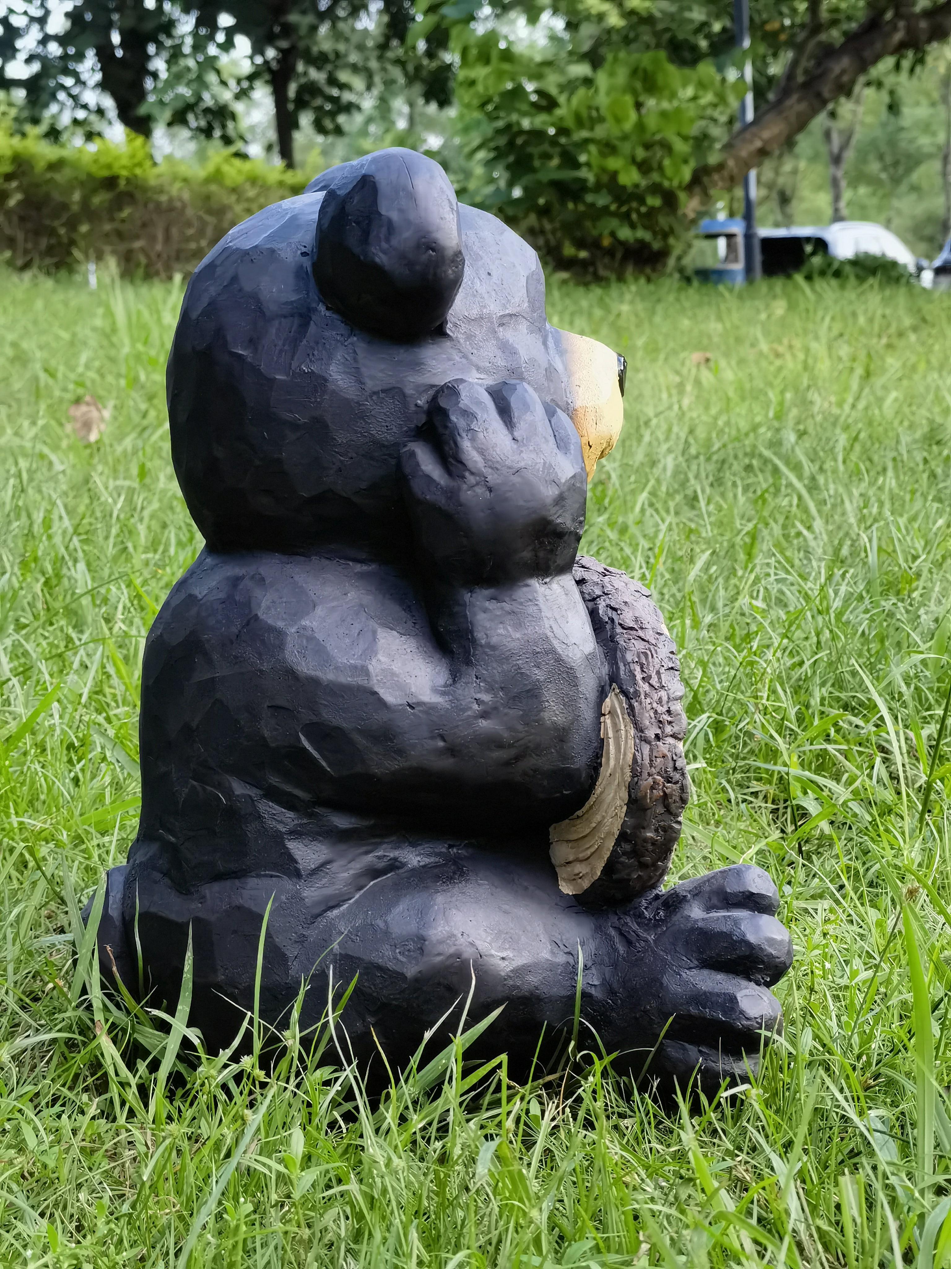 Thinking Bear with Welcome Sign Garden Decor