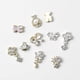 thumbnail image 5 of Uñas de metal con diamantes, uñas doradas, diamantes, lazo, oso, corona, luz, lujo, punta de dedo, uñas de diamantes, 5 of 6