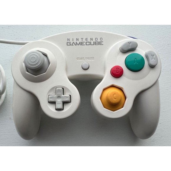 Authentic GameCube Classic Wired Controller - White - Rare - Excellent condition