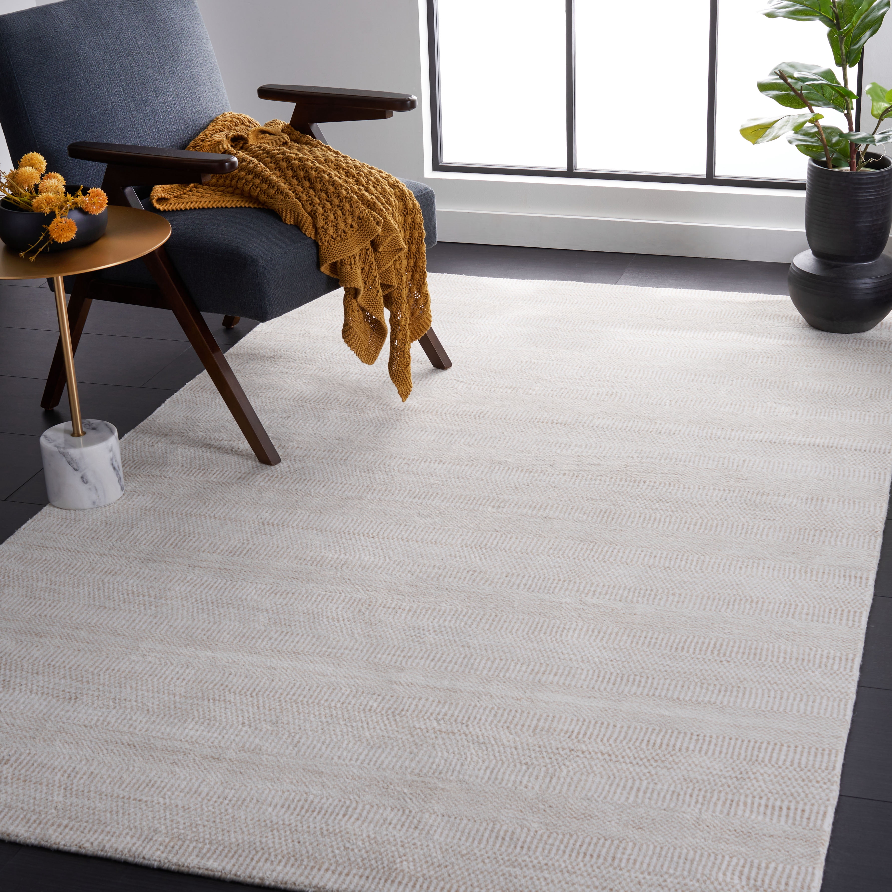 SAFAVIEH Mirage Handan Distressed Polyester Area Rug, Beige/Ivory, 6' x 9'