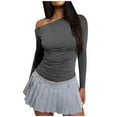 thumbnail image 1 of Camiseta de mujer con cuello inclinado, hombros descubiertos y manga larga de punto, 1 of 5