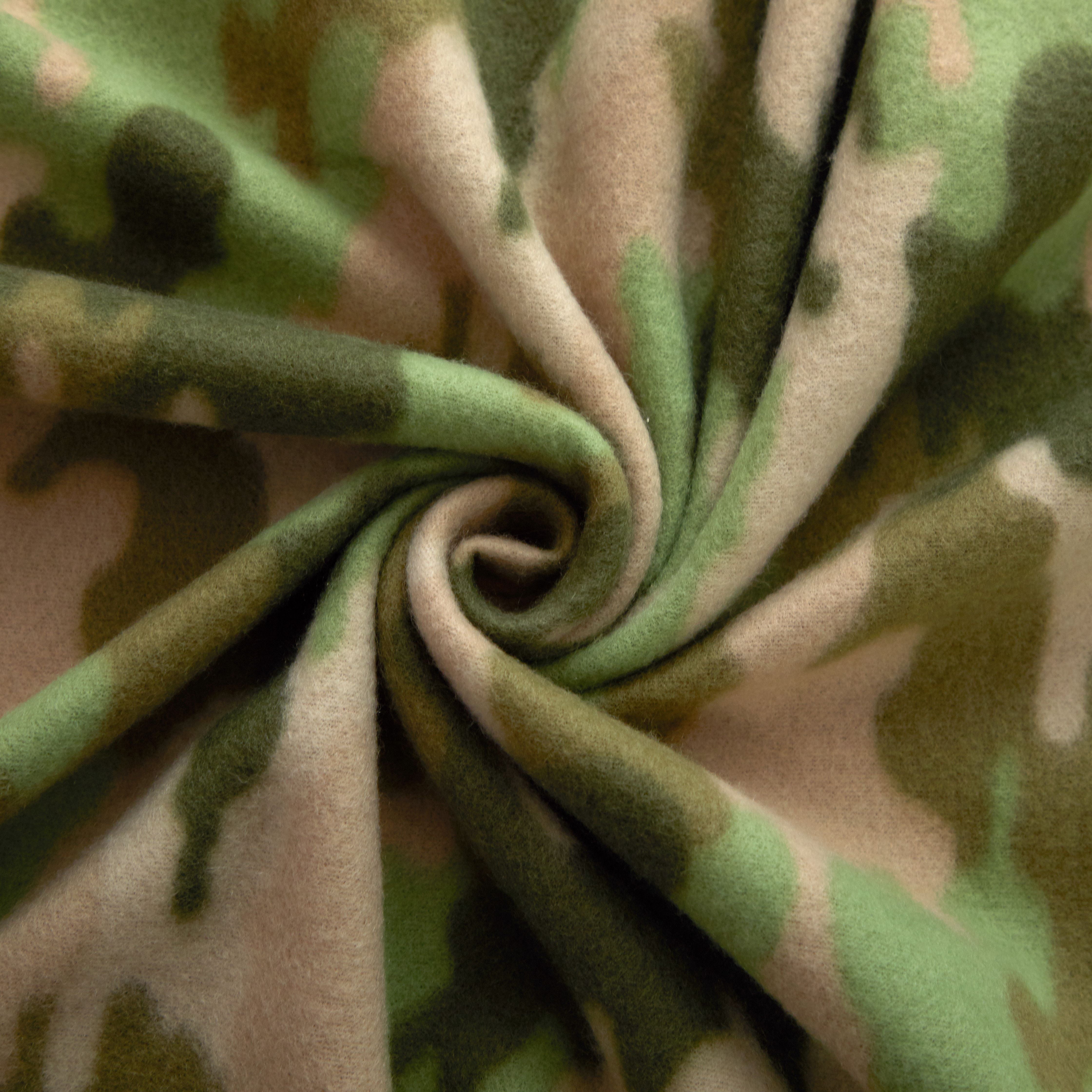 Mainstays Fleece Plush Throw Blanket, 50" x 60", Green Camouflage, Machine Washable