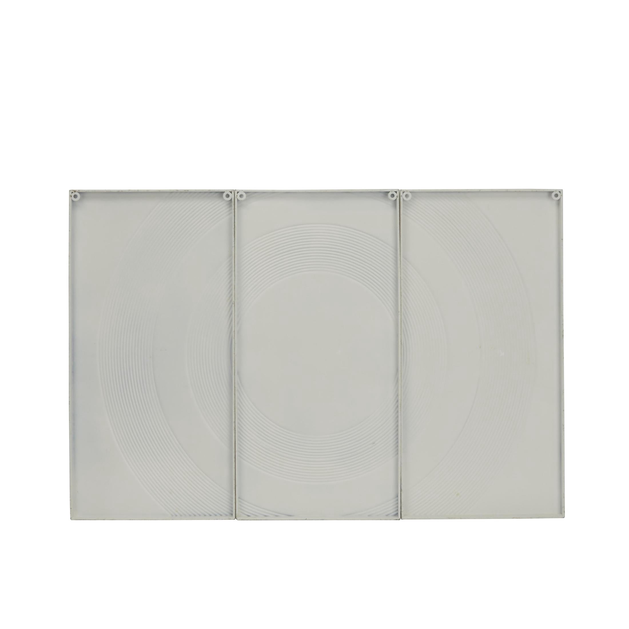 CosmoLiving by Cosmopolitan Gold Metal Target Geometric Wall Decor
