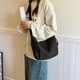 thumbnail image 3 of Bolso bandolera informal de tela Oxford para mujer, estilo deportivo de campus, color sólido, estilo occidental, para viajar, con un solo hombro, para otoño e invierno, 2025, 3 of 5
