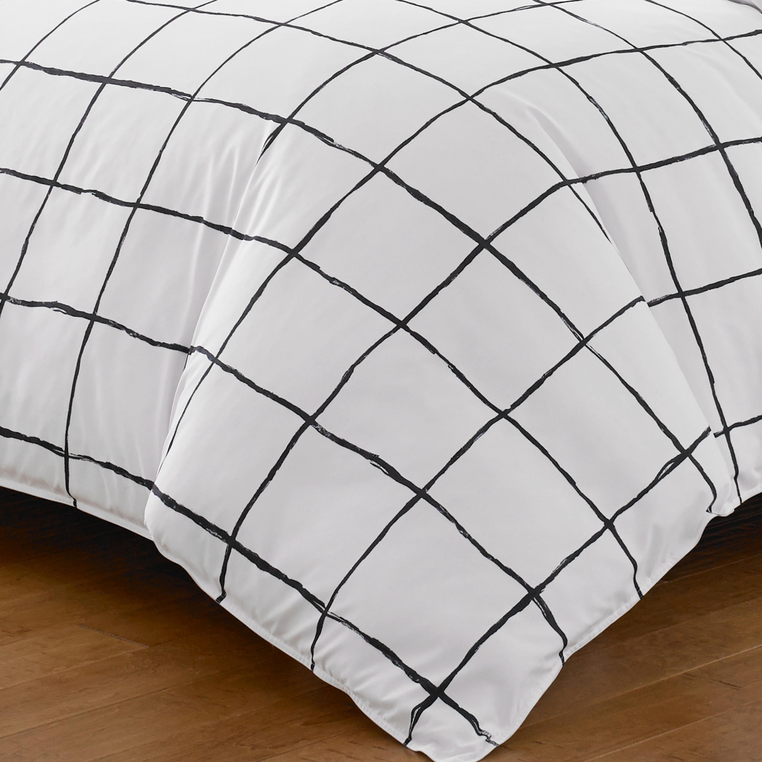 City Scene Duvet Cover Set Reversible Bedding with Matching Shams, All Season Home Decor, Twin, Zander White