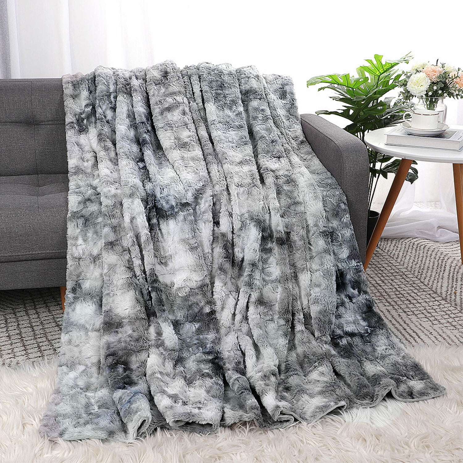 DoubleSided Faux Fur Throw Blanket Plush Velvety Soft Material