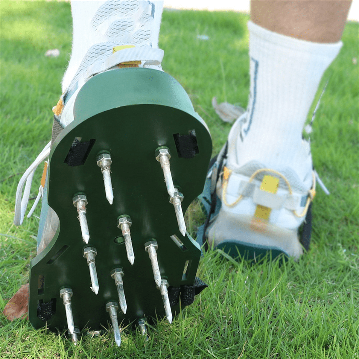 Spikes, Spiked Shoes Ideal for Epoxy Flooring, Overlays, Overlay Installation,1 pair * Green lawn Spiked Shoes 1 pair * Black lawn Spiked Shoes 2 * Wrench 8 * Plastic buckle 52 * Screw,Green & Black
