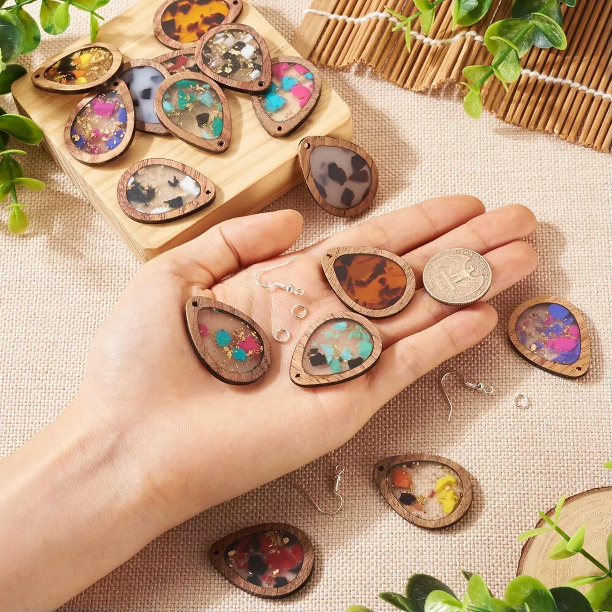 U8MO 16Pcs Teardrop Resin Wood Pendants Brass Earring Hooks DIY Earring Making Kits