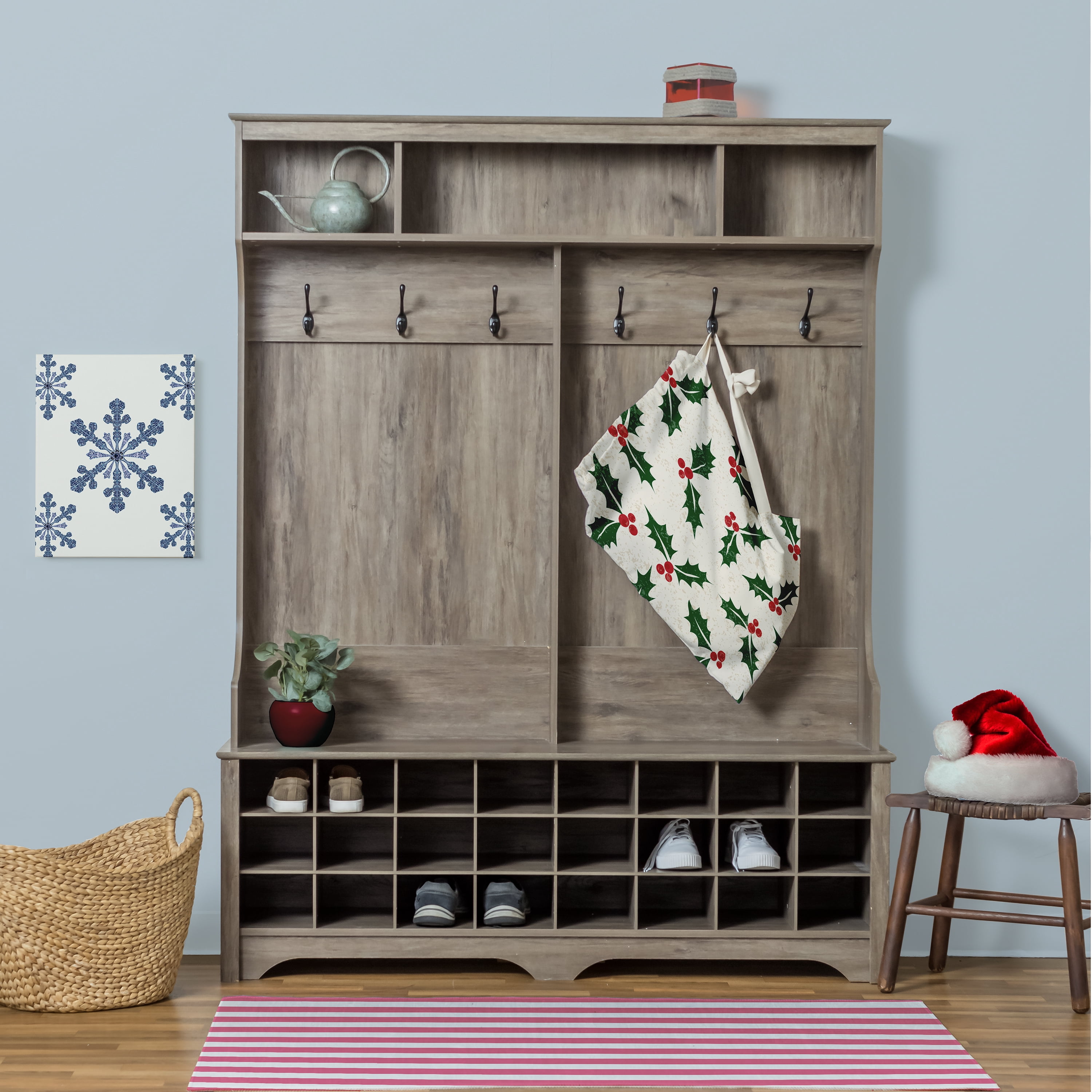 Simply Daisy Allover Holly 18 x 29 in Ivory Laundry Bag