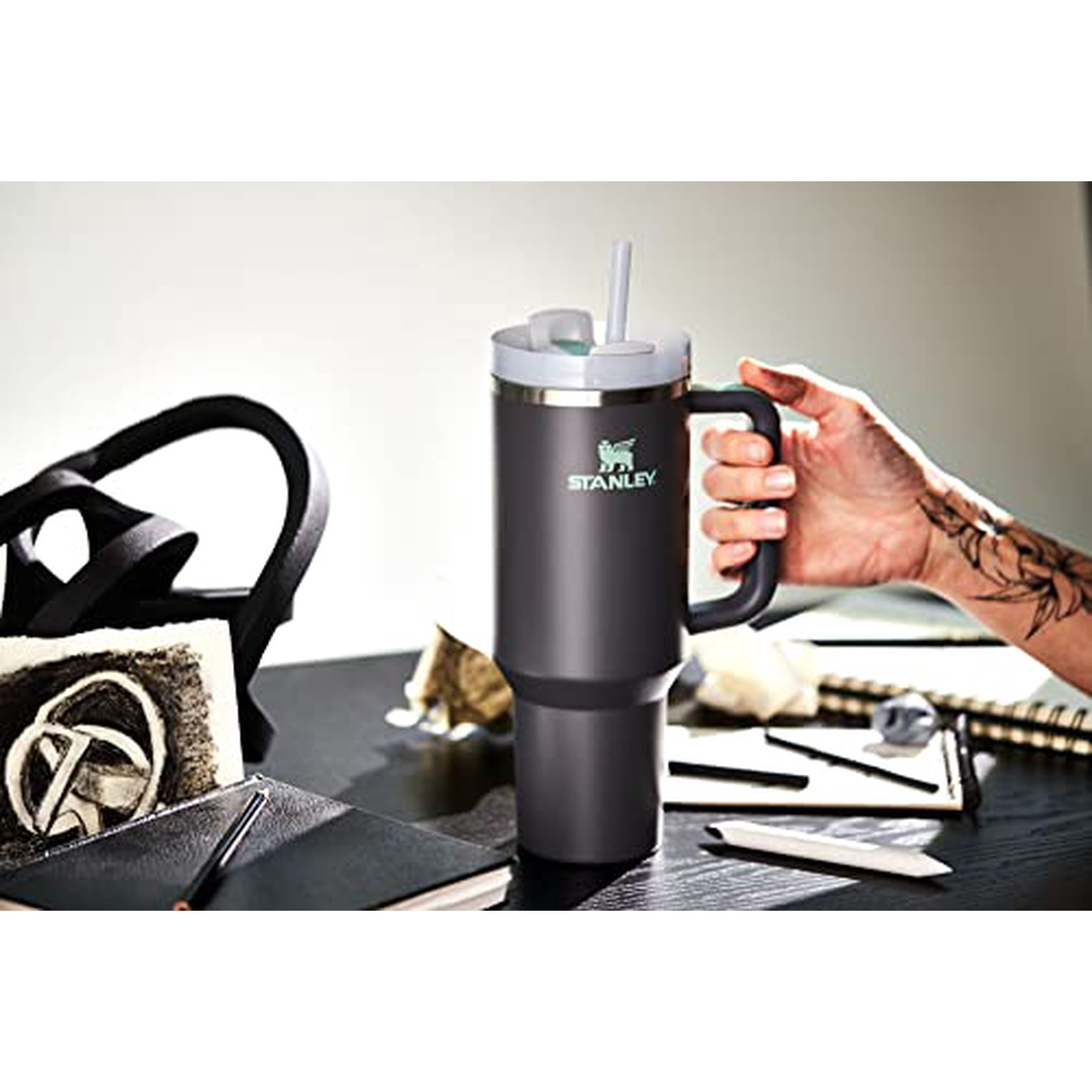 Gobelet Isotherme STANLEY Quencher 2.0 30oz (0.89L) - Charbon (charcoal) - Garantie à Vie