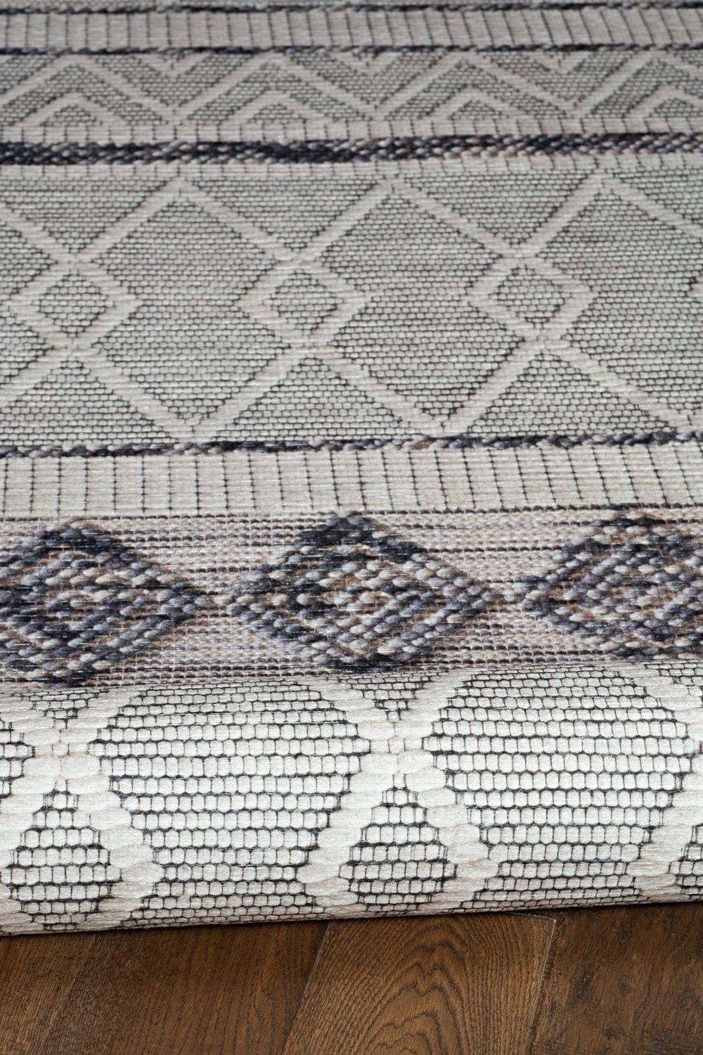 Mirage Novi Cream & Grey 5' x 7' Area Rug