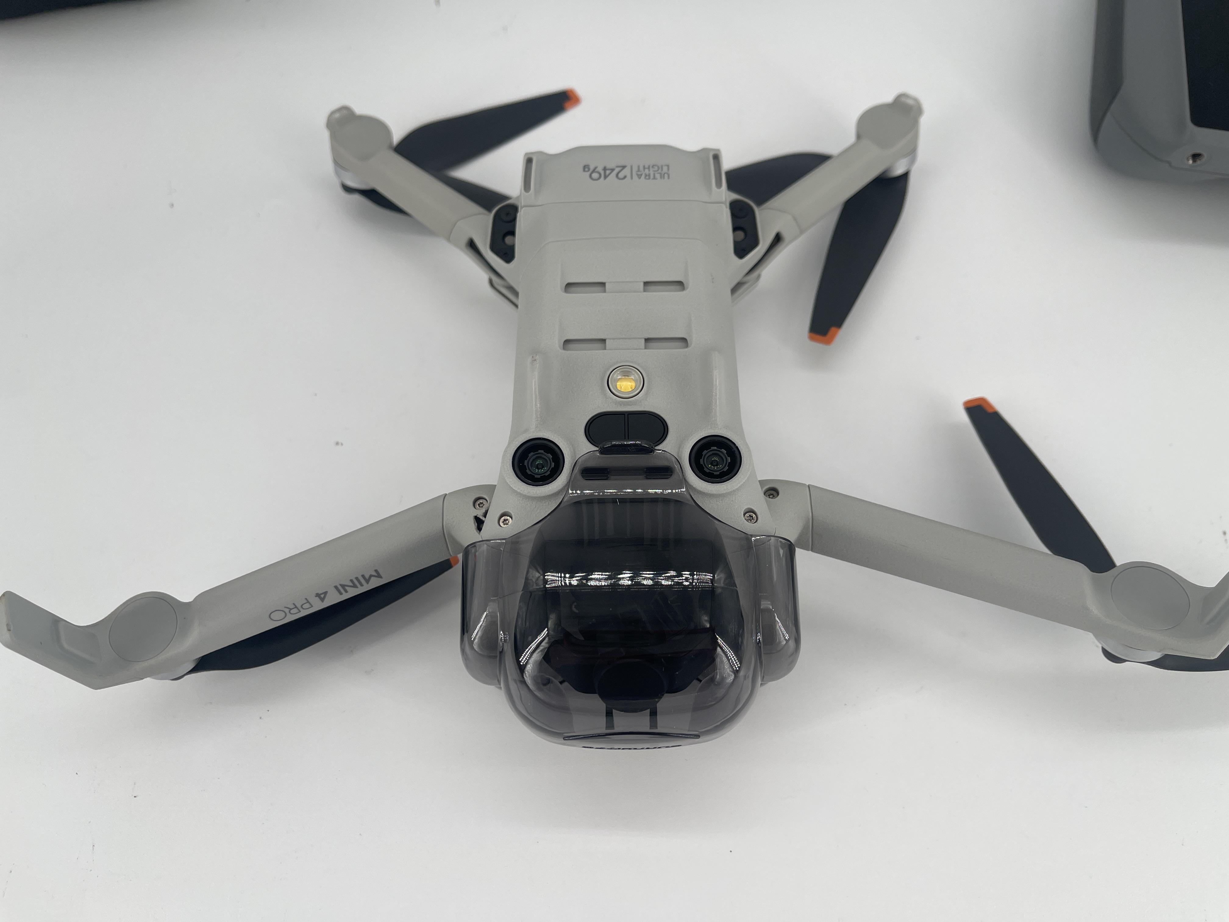 Pre-Owned DJI Mini 4 Pro Fly More Combo Drone with RC 2 + 3 Batteries / NEW
