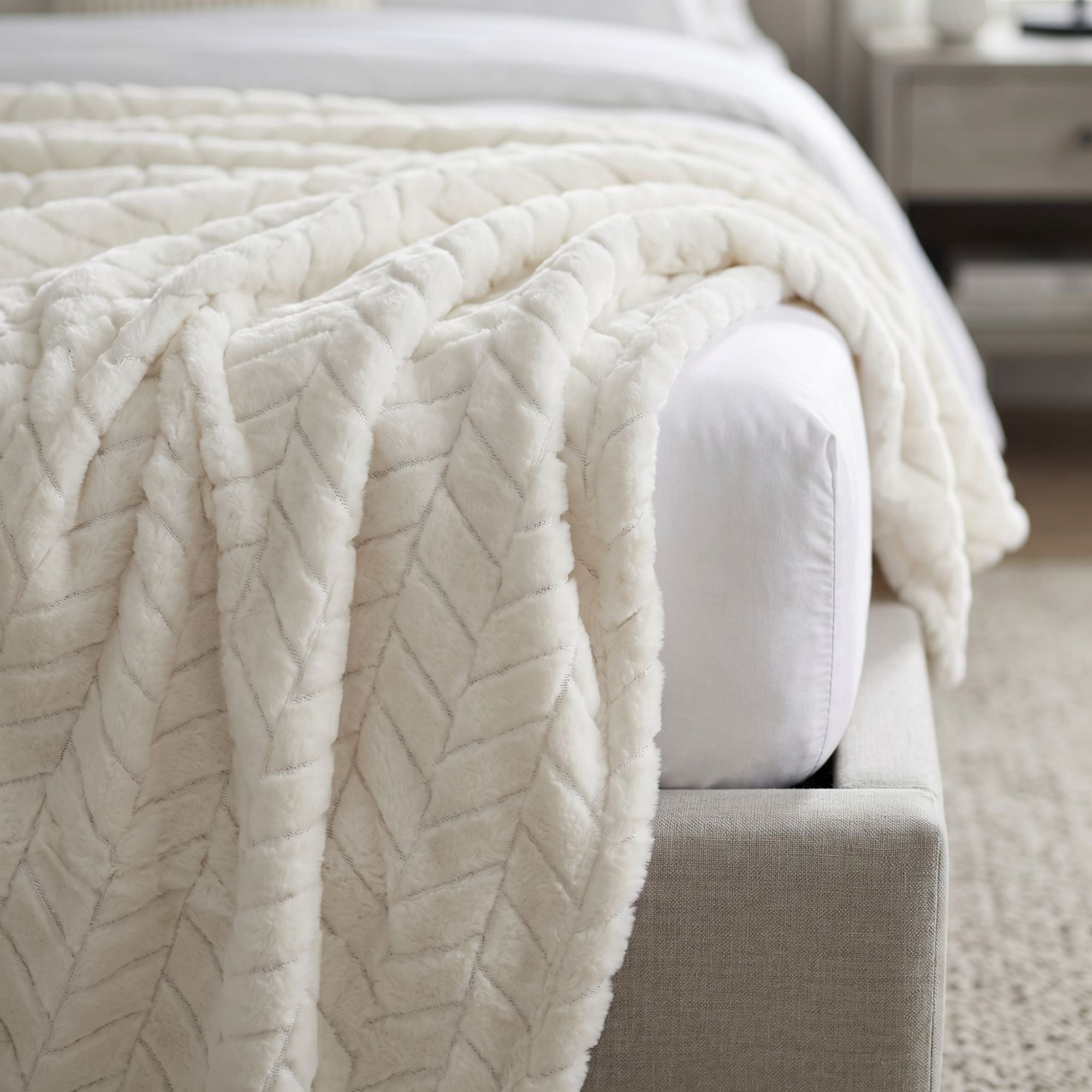 Superior Hope Herringbone Fluffy Fleece Blanket, King Size, Ivory