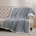 thumbnail image 2 of Manta polar Sherpa Gracelife, 150 x 200 cm, gris y azul, 2 of 9