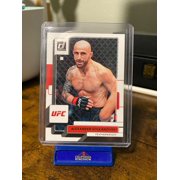 2023 Donruss Alexander Volkanovski #86 UFC Base Set MMA Trading Card