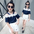 thumbnail image 2 of Conjuntos de ropa para niña, camiseta con hombros descubiertos y pantalones cortos con lazo, conjunto de 2 piezas para niños de 8, 9, 10 y 12 años, 2 of 5